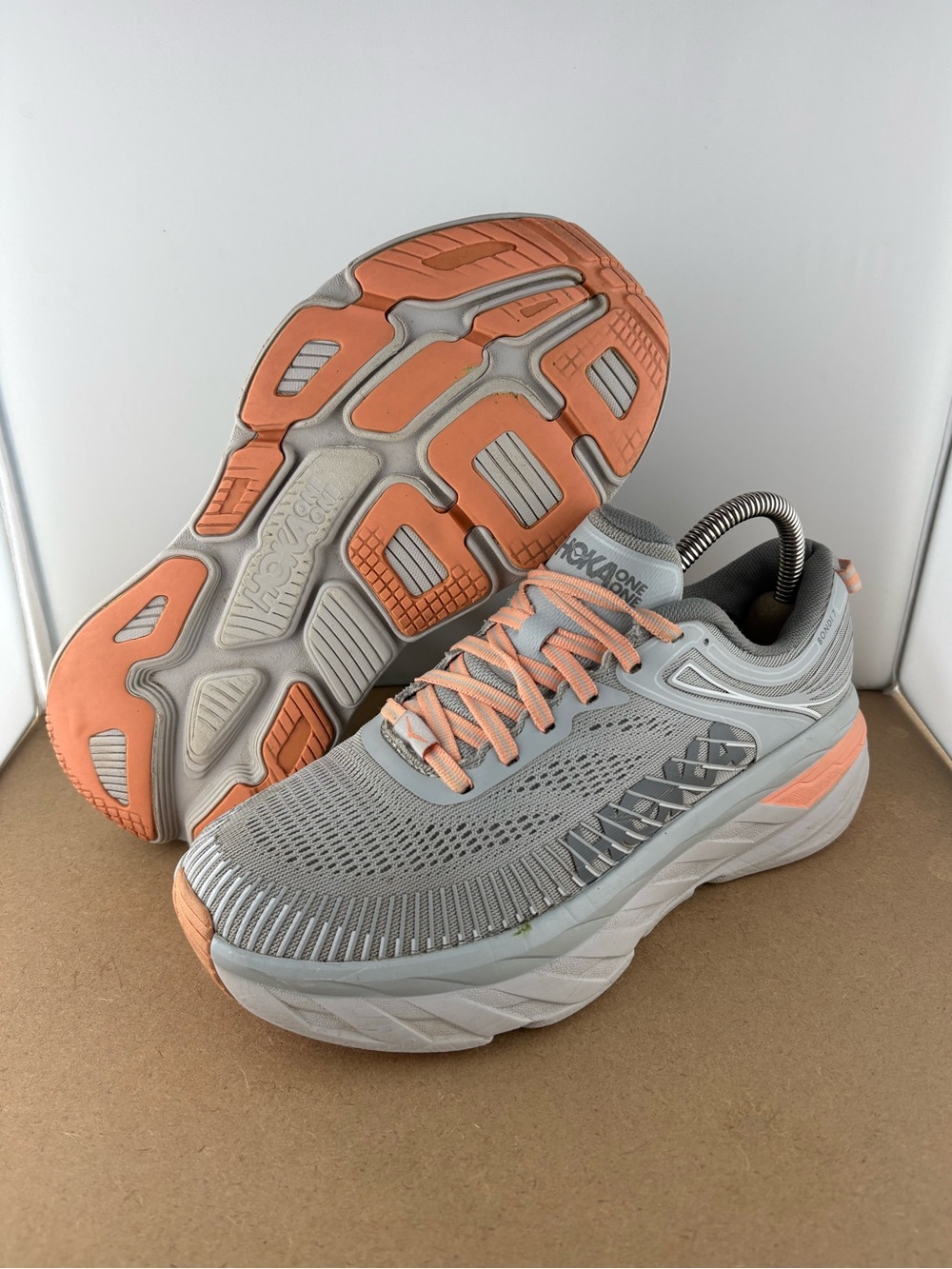 Hoka One One Women's Bondi 7 Running Shoes Size 7.5 Gray Peach 1110519 HMSH